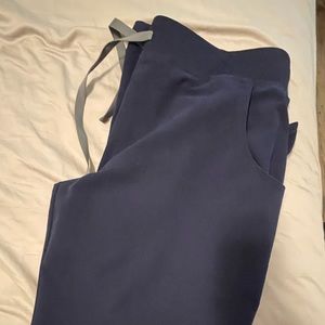 Medium navy cargo figs pants. Used.